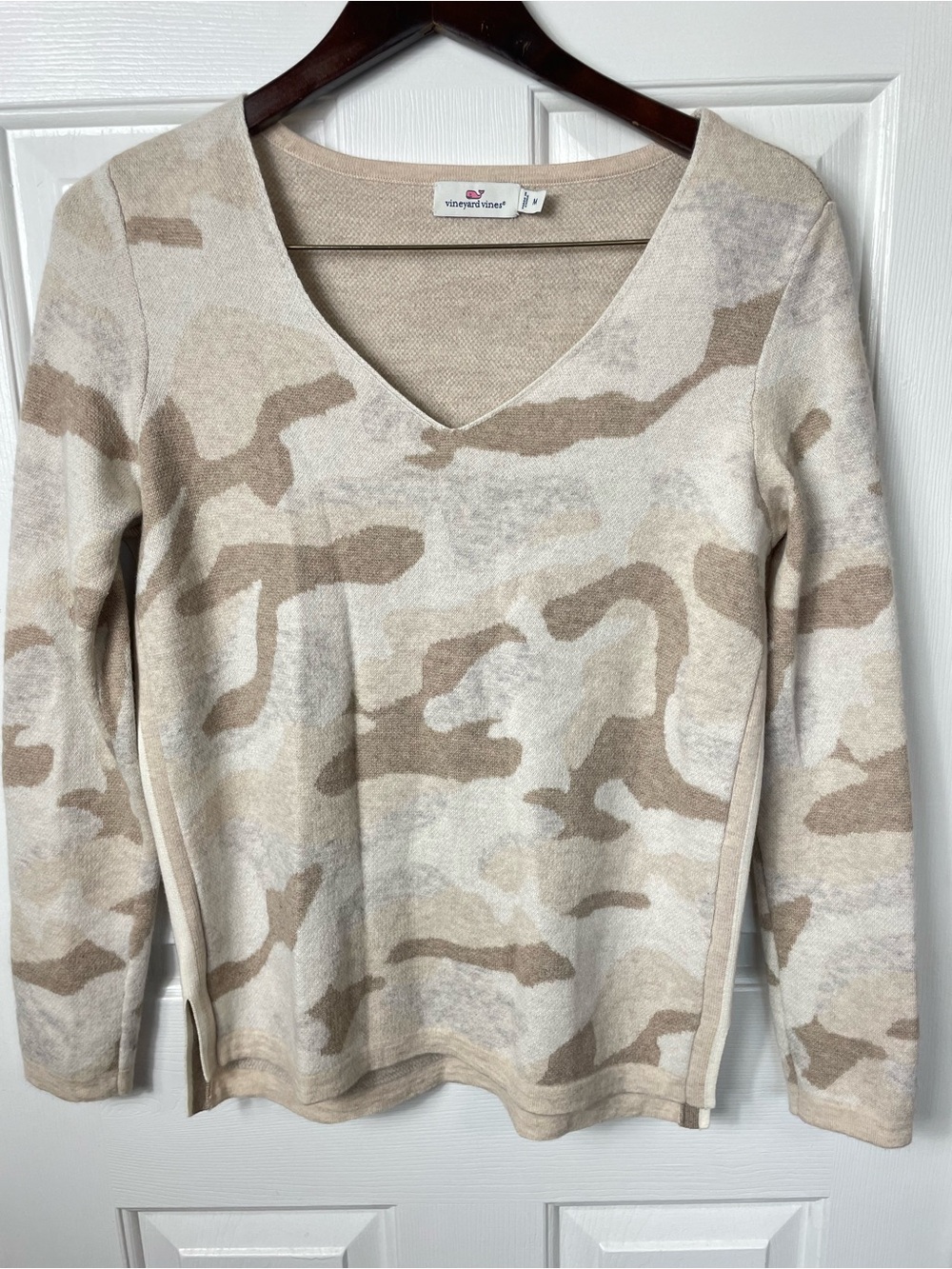 Vineyard Vines‎ M Cashmere Blend Sweater Desert Camo Medium Women’s Top Shirt - Picture 2 of 9